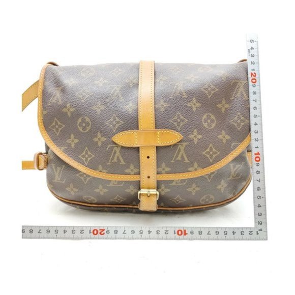 Authentic Louis Vuitton Saumur 30 Crossbody Bag - Picture 2 of 10